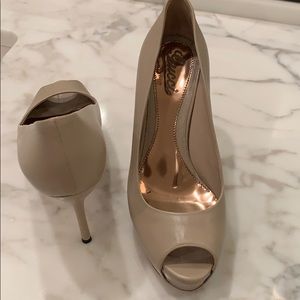 GUCCI LIGHT GREY PLATFORM PEEP TOE PUMP